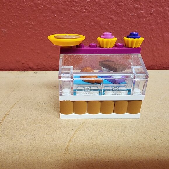 LEGO FRIENDS: Downtown Bakery (41006) with Manual - Picture 11 of 11